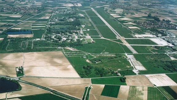 1995: Nach dem Abzug der kanadischen Truppen stand nun eine Fläche von rund 600 Hektar für eine Umnutzung zur Verfügung